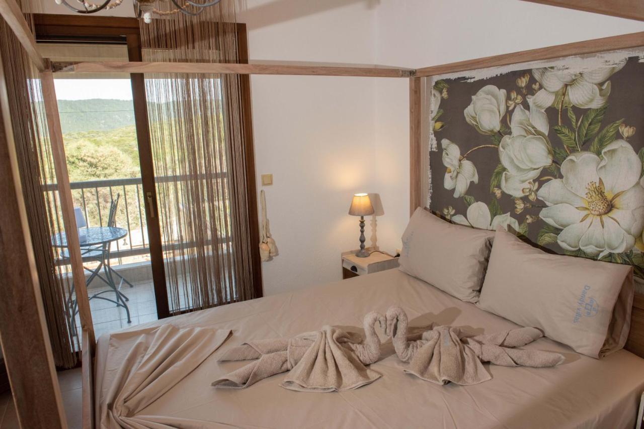 Dandy Villas Nea Roda - Melodic Waves - Private - Pool - Parking - Cellar Ngoại thất bức ảnh